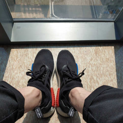 아디다스 NMD R1 코어 블랙 러쉬 레드 (2015/2017) S79168 photo review